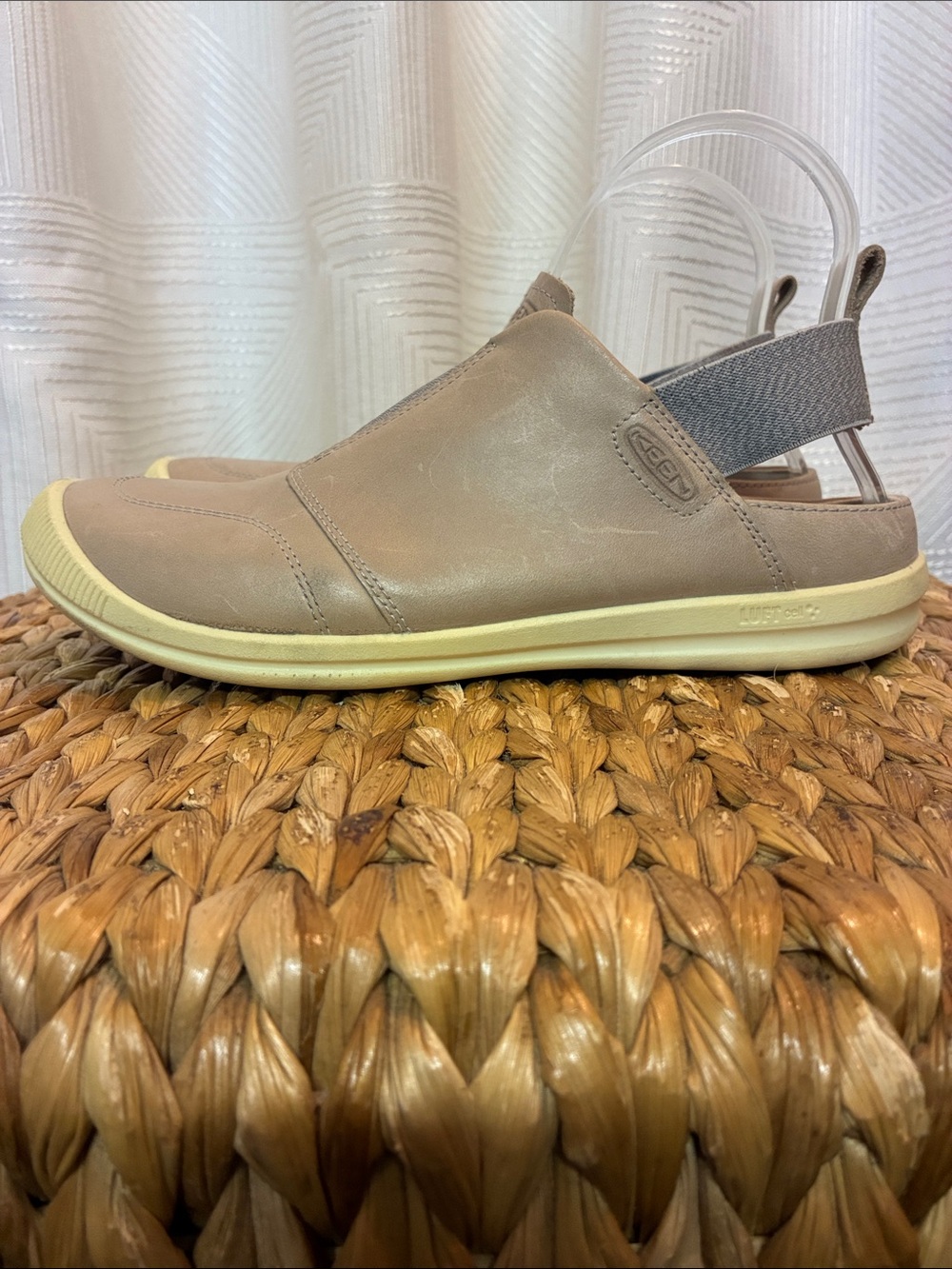 Keen Lorelai ll Women’s Slip-On Mule in Taupe with Gray Elastic Strap